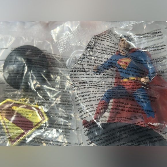 DC - Superman - Large Rubber Drinking Cup w/ Superman/S Symbol/Krypto Toppers - Picture 4 of 8